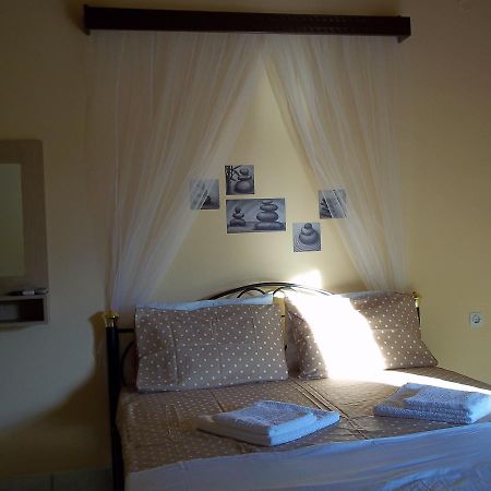 En Leuko Apartments Tsoukaládhes エクステリア 写真