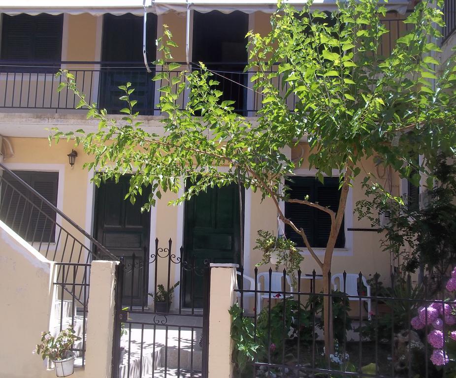 En Leuko Apartments Tsoukaládhes 部屋 写真