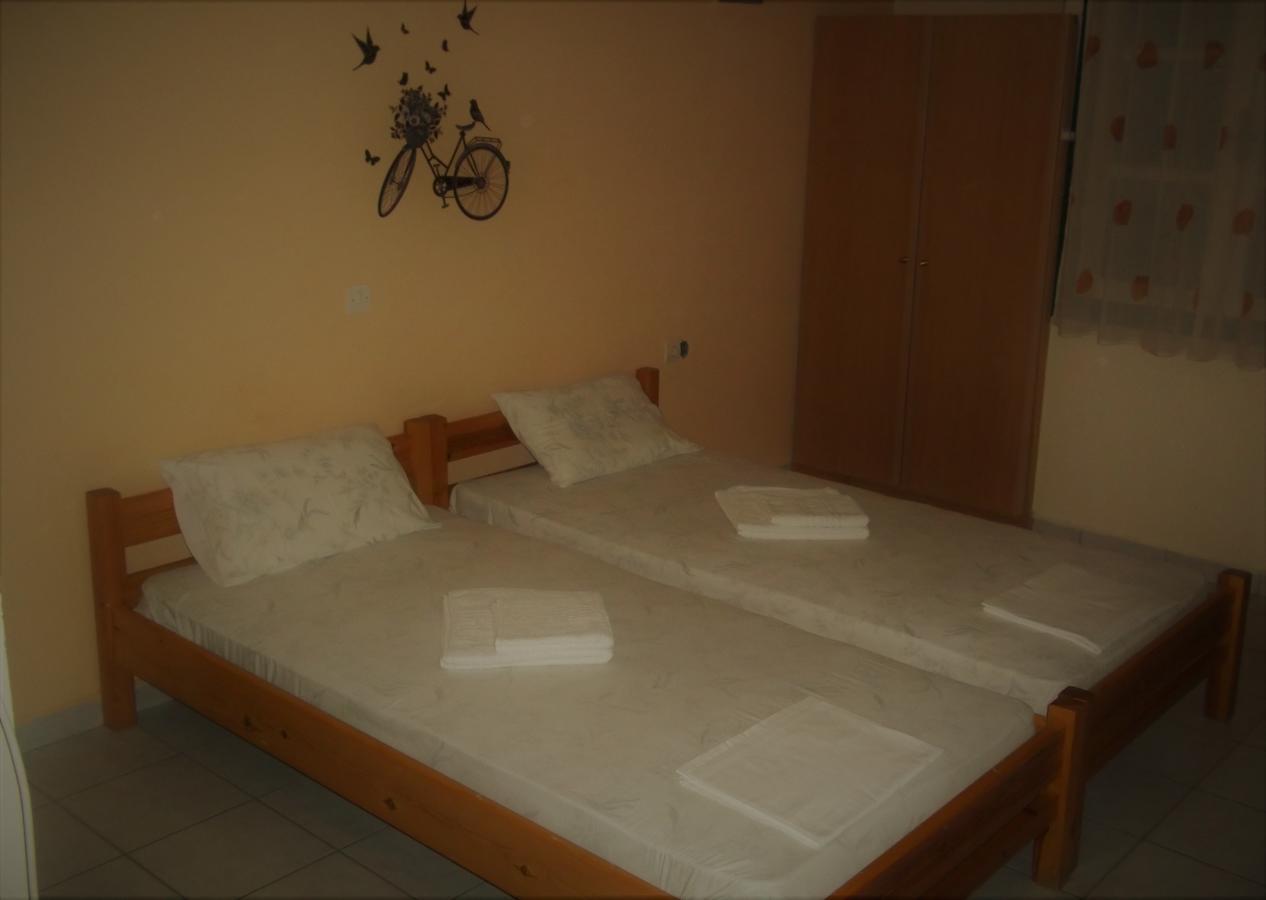 En Leuko Apartments Tsoukaládhes エクステリア 写真