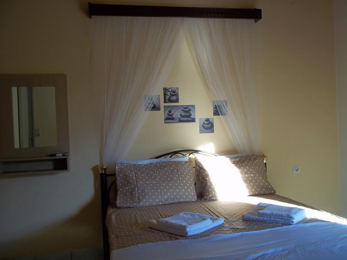 En Leuko Apartments Tsoukaládhes エクステリア 写真
