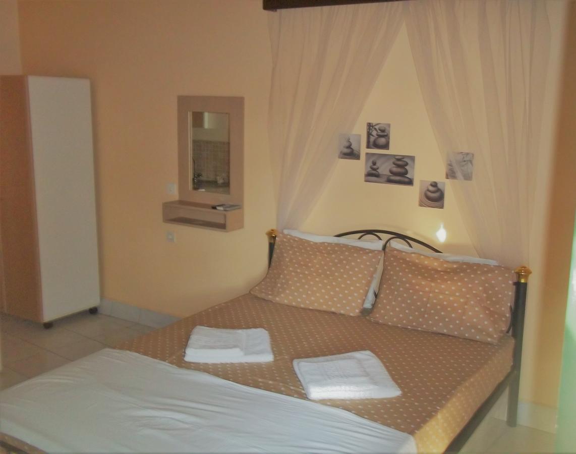 En Leuko Apartments Tsoukaládhes エクステリア 写真