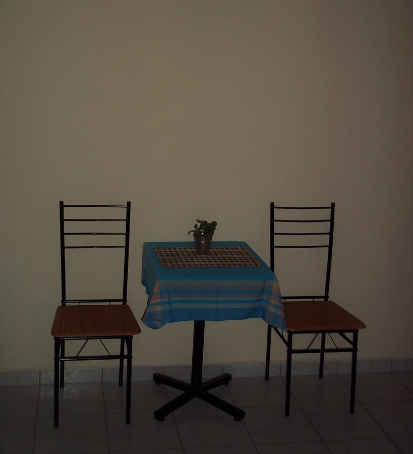 En Leuko Apartments Tsoukaládhes エクステリア 写真