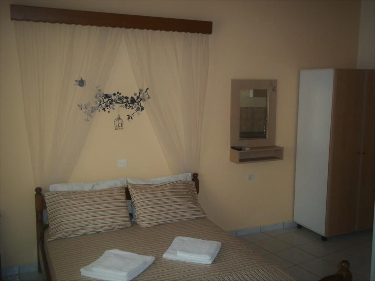 En Leuko Apartments Tsoukaládhes エクステリア 写真